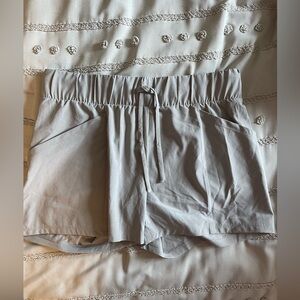 gray shorts
